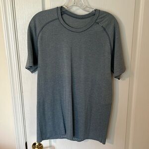Men’s large blue lululemon t shirt